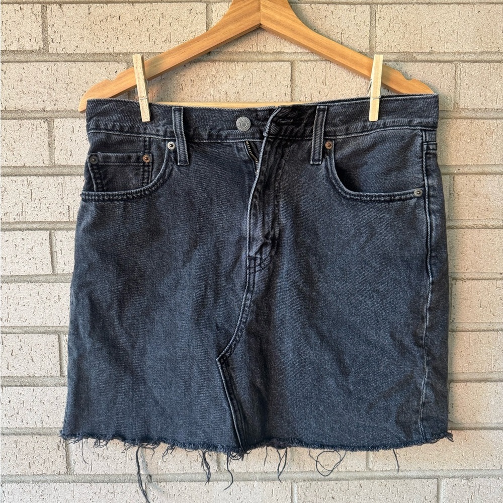 Levi's Black Denim Distressed Mini Skirt Size 29